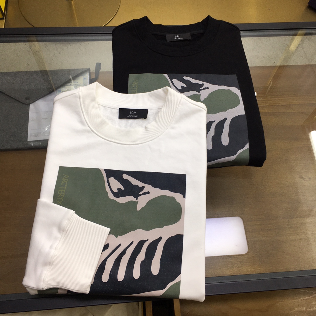  🆕新品卫衣🌹 【始祖🐦】 🆕
ss秋冬季时尚长袖卫衣 高端定制经典系列，时尚有型 📸经典圆领款式，简单