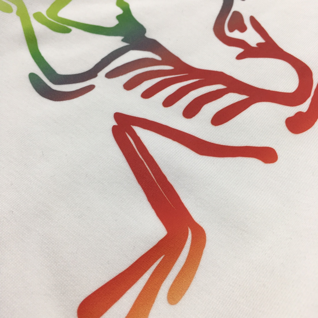  🆕新品卫衣🌹 【始祖🐦】 🆕
ss秋冬季时尚长袖卫衣 高端定制经典系列，时尚有型 📸经典圆领款式，简单