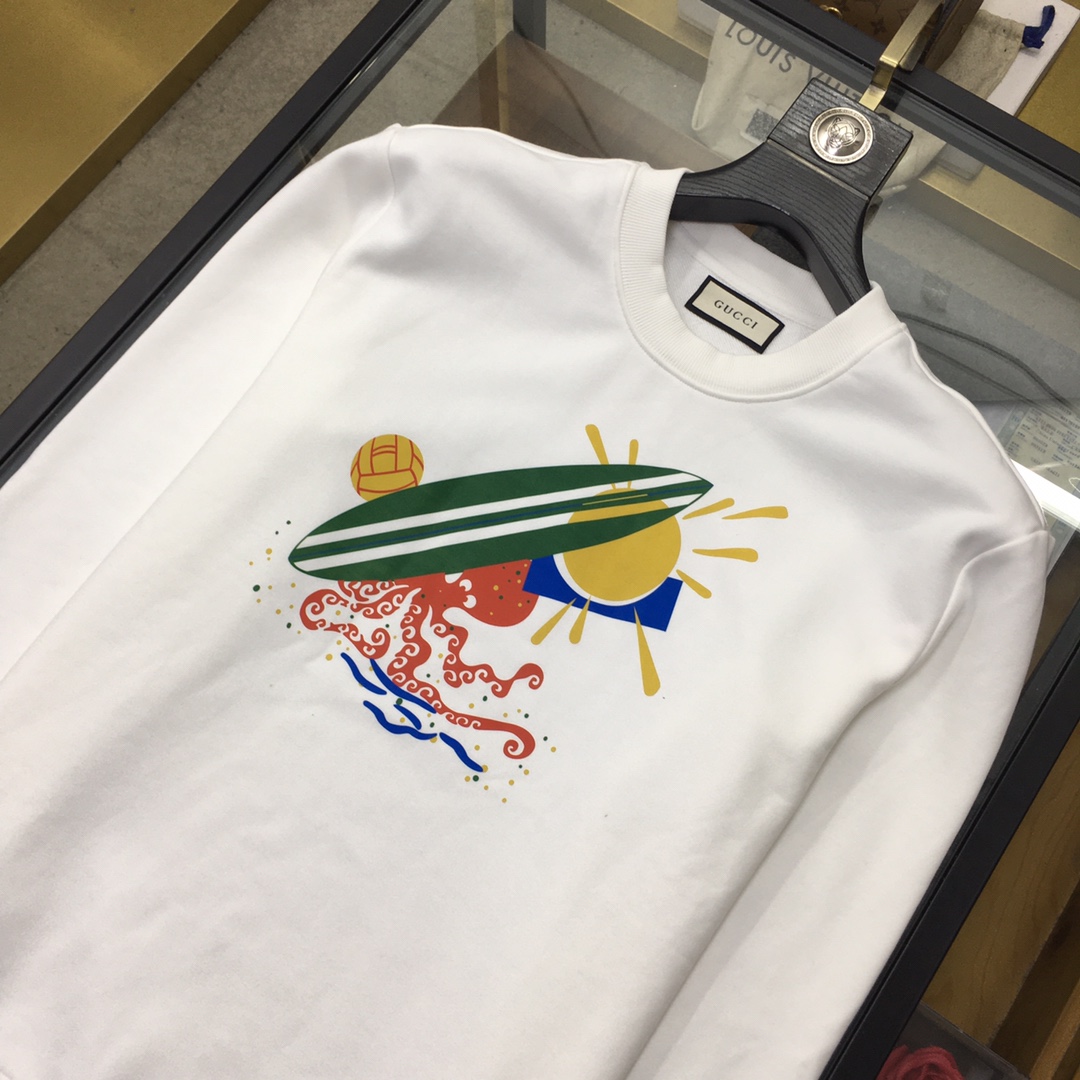 🆕新品卫衣🌹 【Gu.ci】 🆕
ss秋冬季时尚长袖卫衣 高端定制经典系列，时尚有型 📸经典圆领款式，