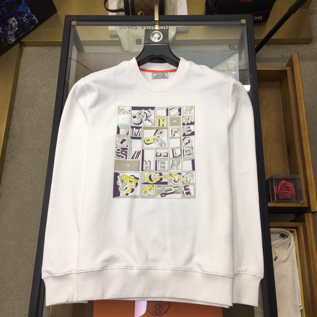  🆕新品卫衣🌹 【爱🐎士】 🆕
ss秋冬季时尚长袖卫衣 高端定制经典系列，时尚有型 📸经典圆领款式，简单