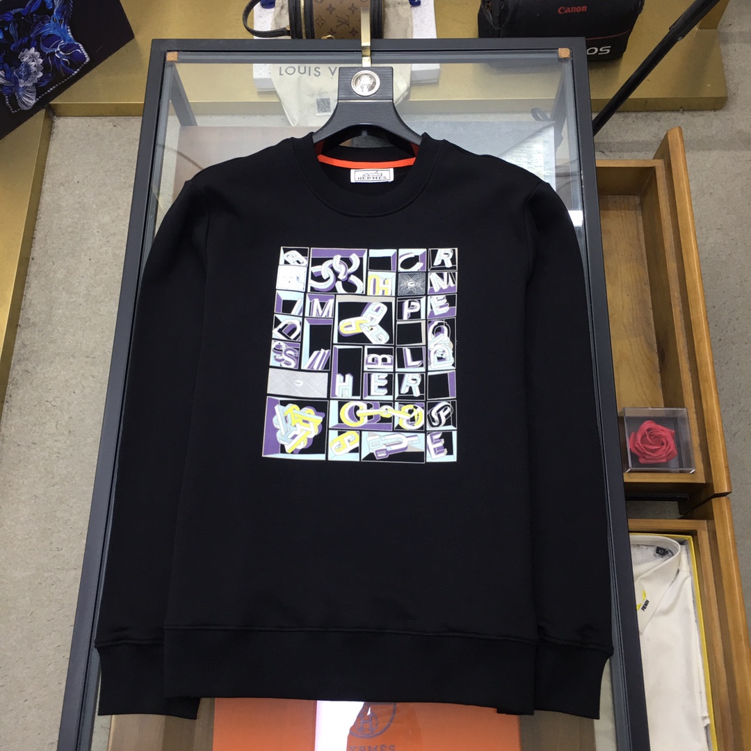  🆕新品卫衣🌹 【爱🐎士】 🆕
ss秋冬季时尚长袖卫衣 高端定制经典系列，时尚有型 📸经典圆领款式，简单