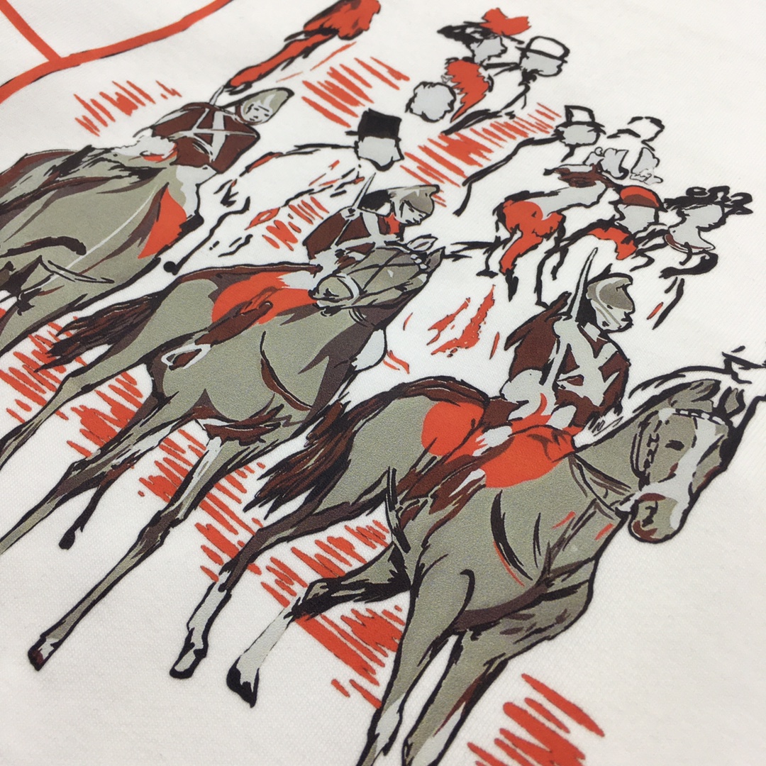  🆕新品卫衣🌹 【爱🐎士】 🆕
ss秋冬季时尚长袖卫衣 高端定制经典系列，时尚有型 📸经典圆领款式，简单