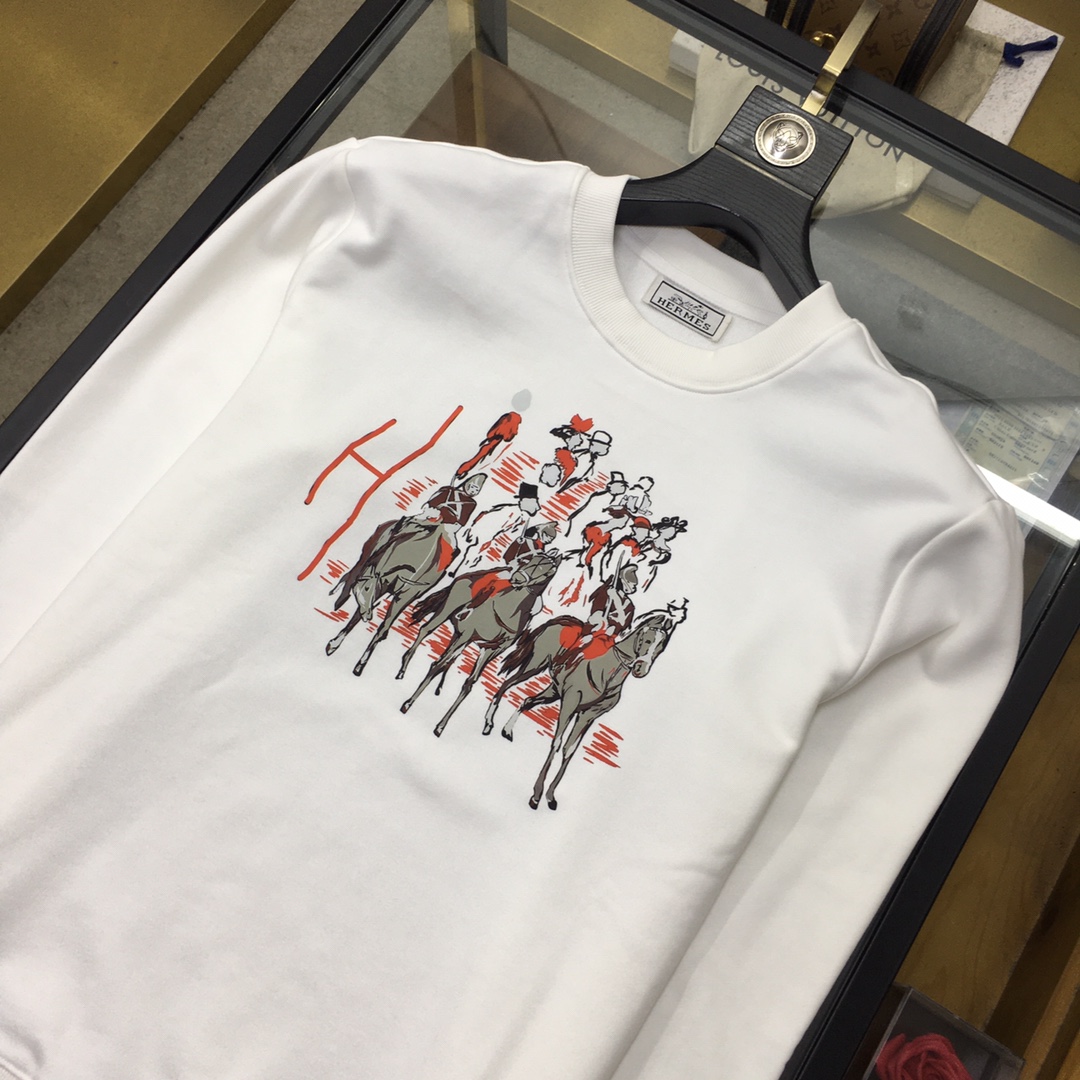  🆕新品卫衣🌹 【爱🐎士】 🆕
ss秋冬季时尚长袖卫衣 高端定制经典系列，时尚有型 📸经典圆领款式，简单
