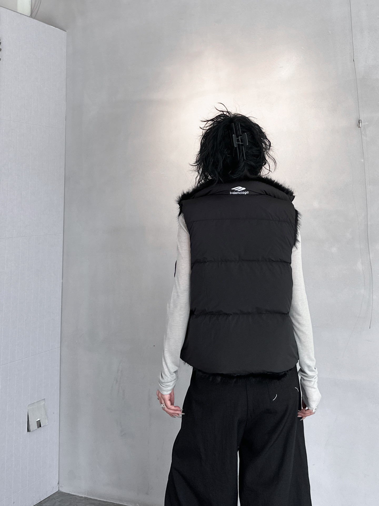 🌾NEW｜新款羽绒马甲，纯棉面布手感柔软，拼接进口环保♻️皮草，贵气十足，领口超密立体机绣logo，双面