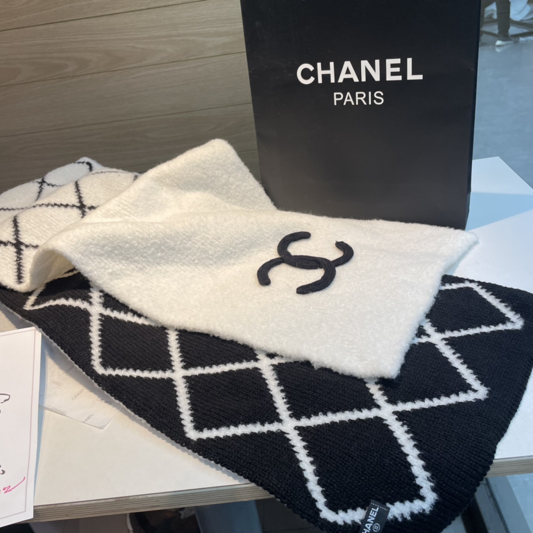 CHANEL秋冬新款针织围巾羊绒针织长巾️美翻了[流泪]御用殿堂级极品️新款在售进口纯羊绒针织毛线️美丽