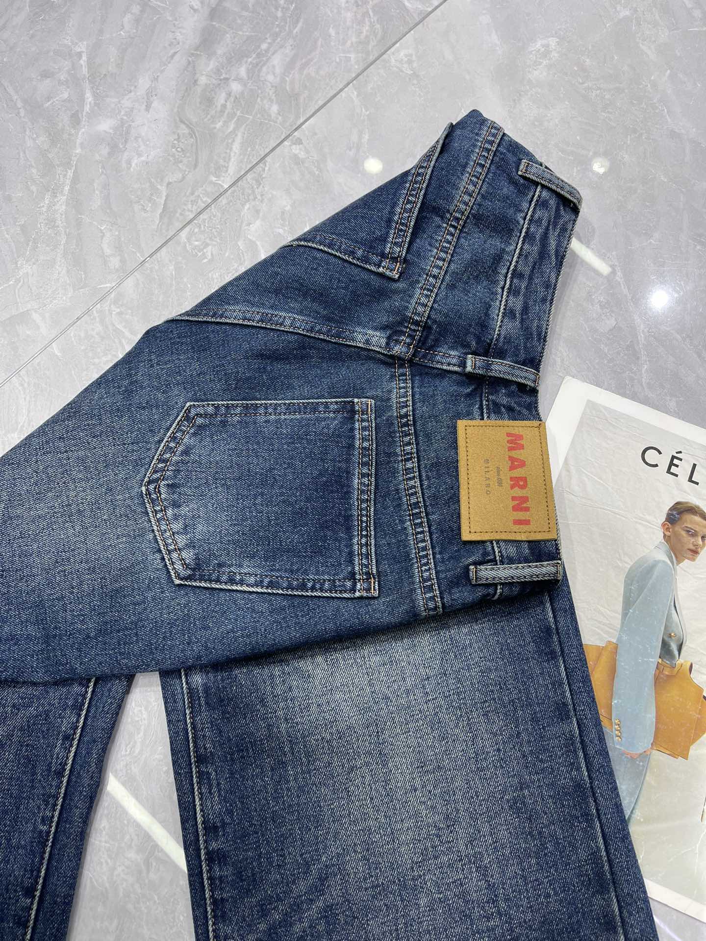 High-End Women’s Suit: Velvet Pants with Comfort and Style for All Sizes - 图片 6