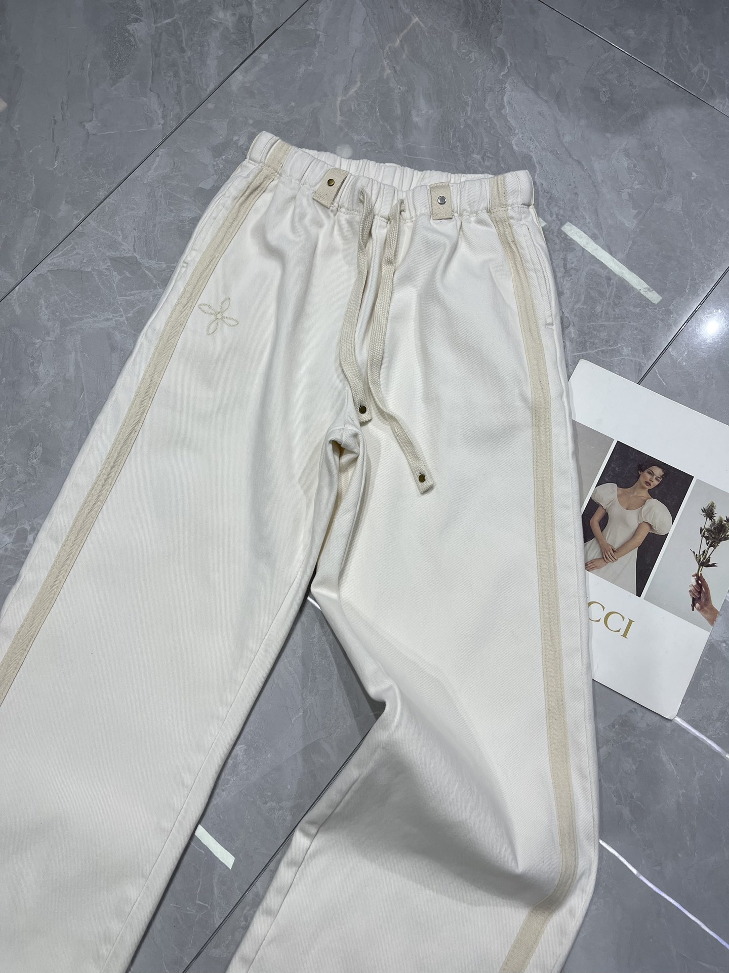 High-End Quality Women’s Suit and Winter Velvet Crotch Clothing Details. - 图片 3