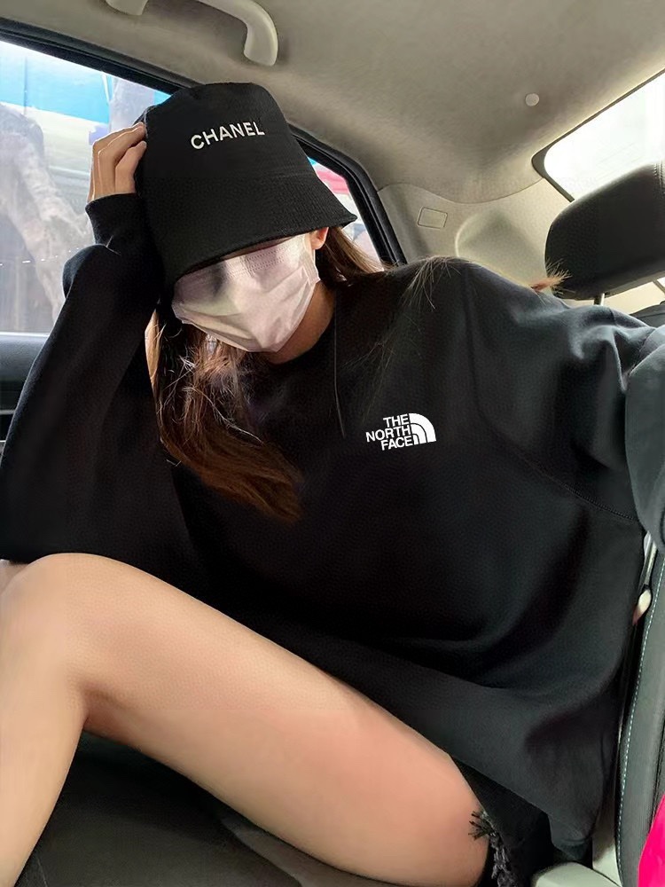 TNF’s New North Logo Series Coat in 420g Baby Velvet for Men and Women - 图片 3