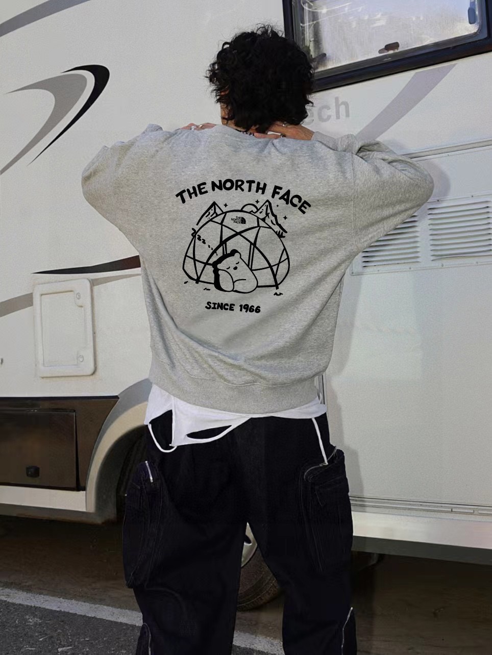 TNF’s New North Logo Series Coat in 420g Baby Velvet for Men and Women - 图片 4
