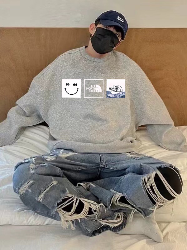 TNF Counter Velvet Coat: Stylish Unisex Design with Custom Details for Fall - 图片 4