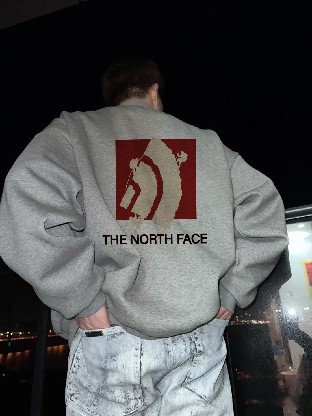 Stylish Red Logo Velvet Vests for Couples by TNF: Versatile Design with Premium Fabric. - 图片 1