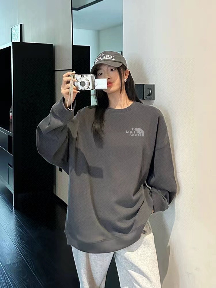 TNF Reflective Logo Velvet Coat for Couples: Stylish, Versatile, and Durable - 图片 7