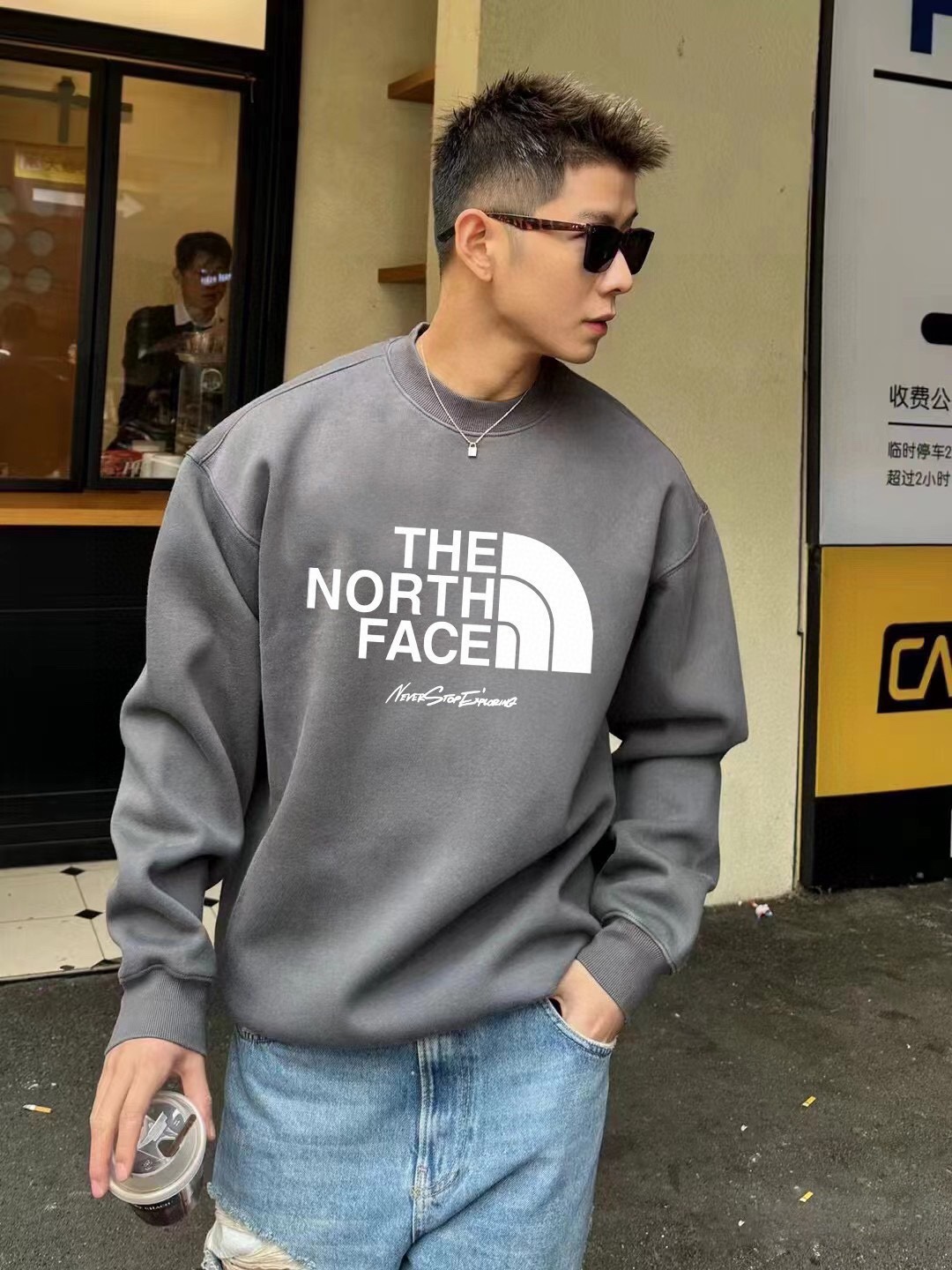 TNF Velvet Coat: Stylish Unisex Gramo Print Series with Custom Details - 图片 4