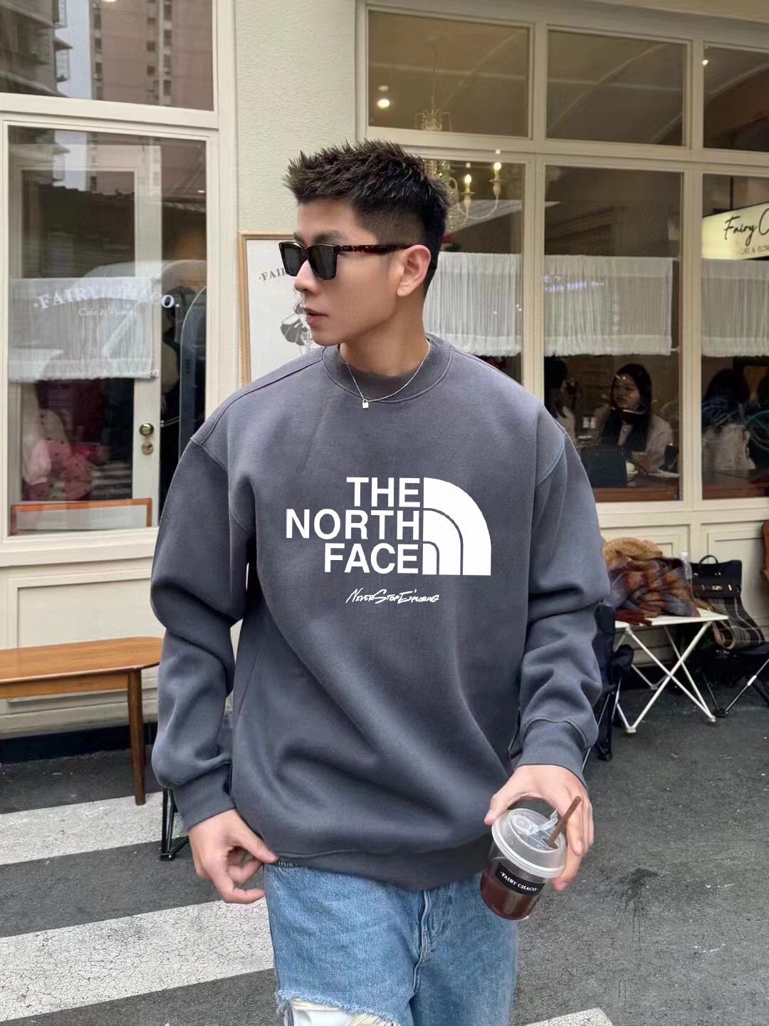 TNF Velvet Coat: Stylish Unisex Gramo Print Series with Custom Details - 图片 5