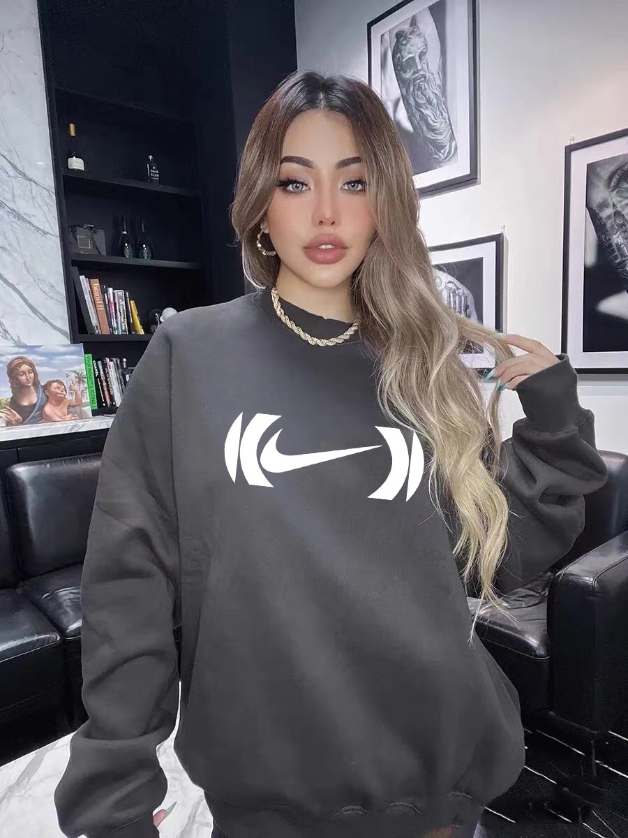 Nike Autumn/Winter 2021 Velvet Coat Collection for Men and Women - 图片 2