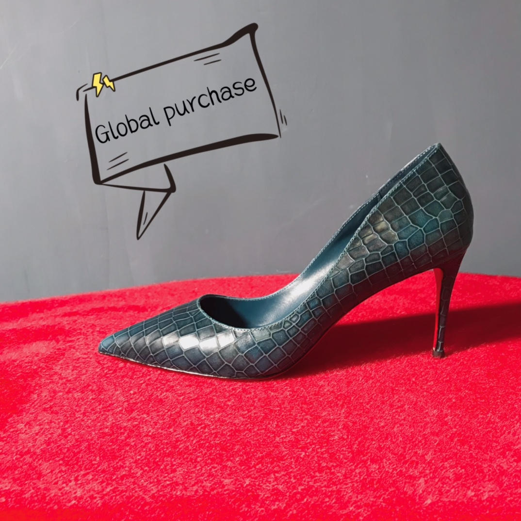 NO:100565,High-end customization classic crocodile model series!  H8.5Cm, size 34-42. Customized, no return or exchange, 9039-001 blue crocodile belly pattern leather, blue sheepskin, right and left feet close to pairing. Official website synchronization. Standard European code Reference:9039-009 Color:blue/blue Material:crocodile leather Lining:goat leather Heel height:8.5Cm Sole:leather sole Size:EUR 34-42 (US 4-11):,,christian louboutin,sheepskin19860909高端订制 精典鳄鱼款系列！ H8.5Cm,尺码34-42码.订制不退不换9039－001蓝鳄鱼肚纹皮,蓝羊皮里左右脚接近配对.官网同步. 标准欧码 Reference:9039-009 Color:blue/blue Material:crocodile leather Lining:goat leather Heel heigh:8.5Cm Sole:leather sole Size:EUR 34－42（US 4一11) :,,christian louboutin,sheepskin,Women's Shoes