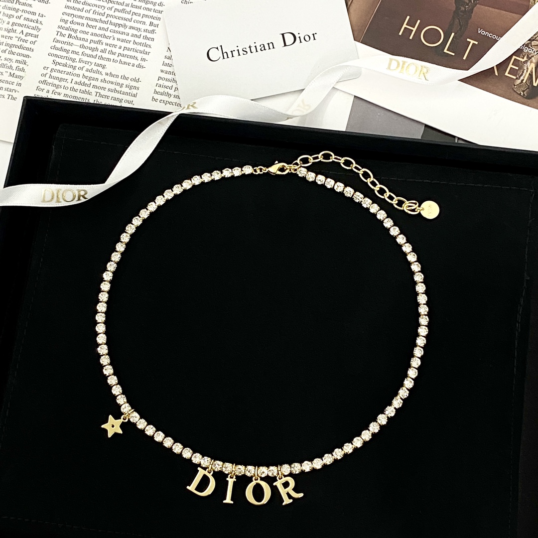  编码N950   
🛍DIOR项链热销款🔥爆上新🆕🆕🆕
🤑迪奥四字母锆石水晶choker
😈四字母流苏