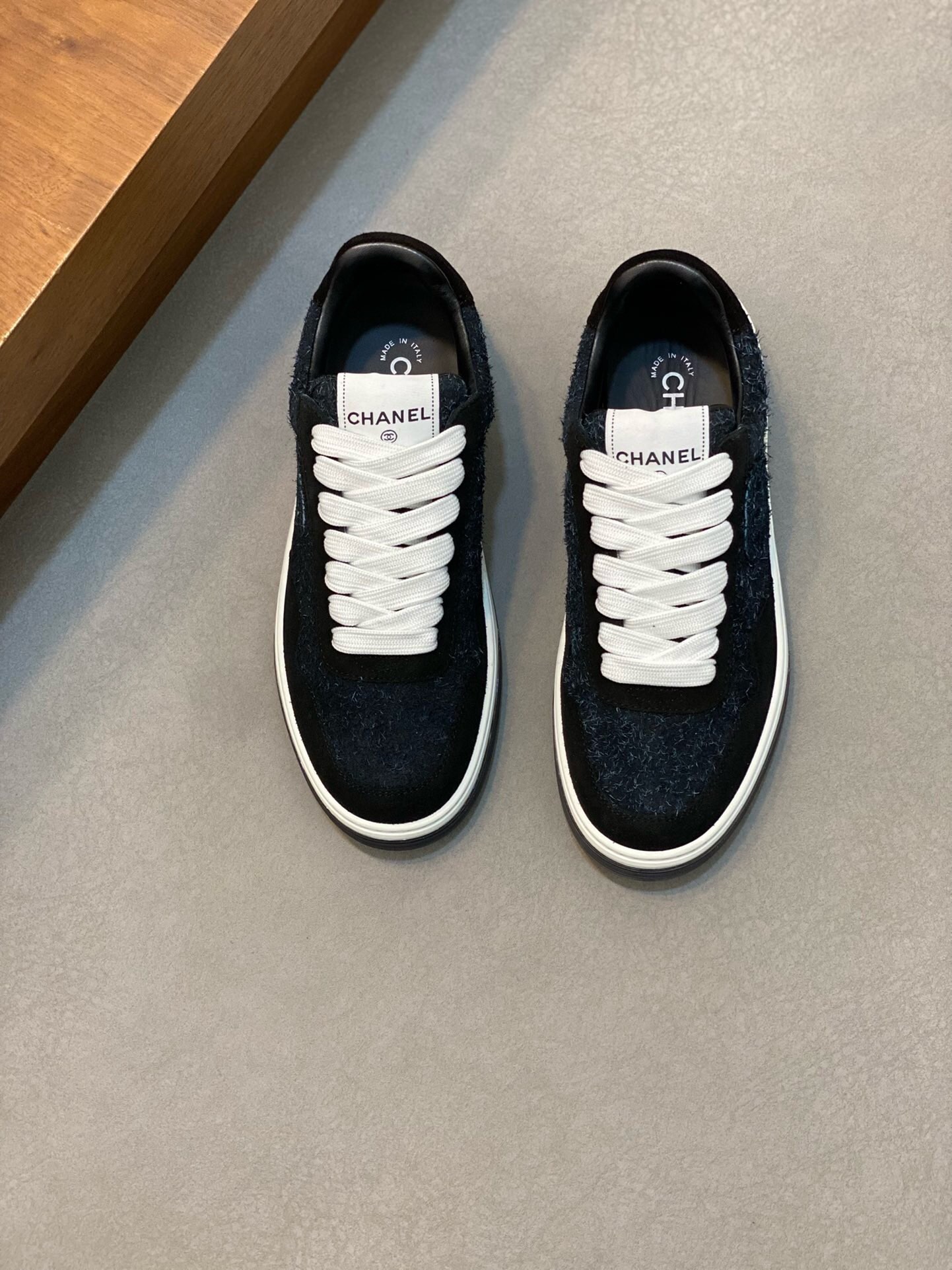 NO:217551,Brand CHANEL original color matching Number of 39-44 Customized 38.45 Price Material Chanel New Chanel Super popular Sports shoes Classic continuation Imported cowhide   cowhide Inner Original development, original materials, original practice Original two-color bottom Good rebound strength, Chanel Sports shoes, chanel, chanel, sneakers, cowhide19860909品牌CHANEL 颜色原版配色 码数39-44定做38.45 价格 材质Chanel 新款 香奈儿 超爆款 运动鞋  经典延续 进口牛皮 牛皮内里 原版开发,原版材料,原版做法 原版双色底 回弹力好,香奈儿 运动鞋,chanel,chanel,sneakers,cowhide,Men's shoes