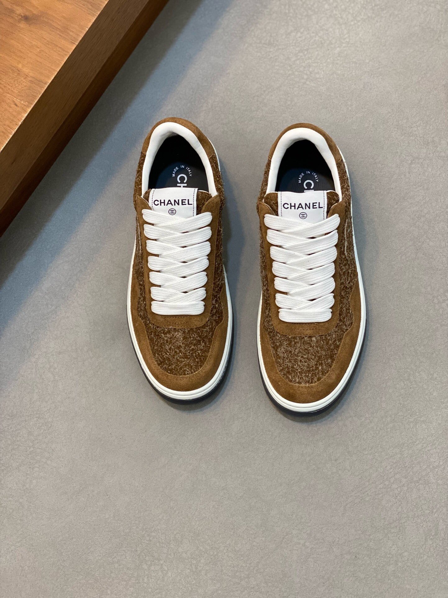 NO:219291,Brand CHANEL original color matching Number of 39-44 Customized 38.45 Price Material Chanel New Chanel Super popular Sports shoes Classic continuation Imported cowhide   cowhide Inner Original development, original materials, original practice Original two-color bottom Good rebound strength, Chanel Sports shoes, chanel, chanel, sneakers, cowhide19860909品牌CHANEL 颜色原版配色 码数39-44定做38.45 价格 材质Chanel 新款 香奈儿 超爆款 运动鞋  经典延续 进口牛皮 牛皮内里 原版开发,原版材料,原版做法 原版双色底 回弹力好,香奈儿 运动鞋,chanel,chanel,sneakers,cowhide,Men's shoes