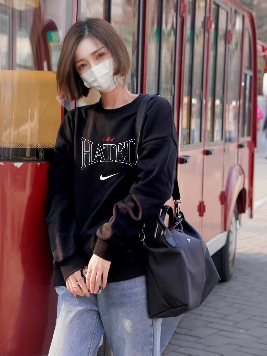 Stylish Velvet Coat with Custom Details for Men and Women – Nike 181# Collection - 图片 6