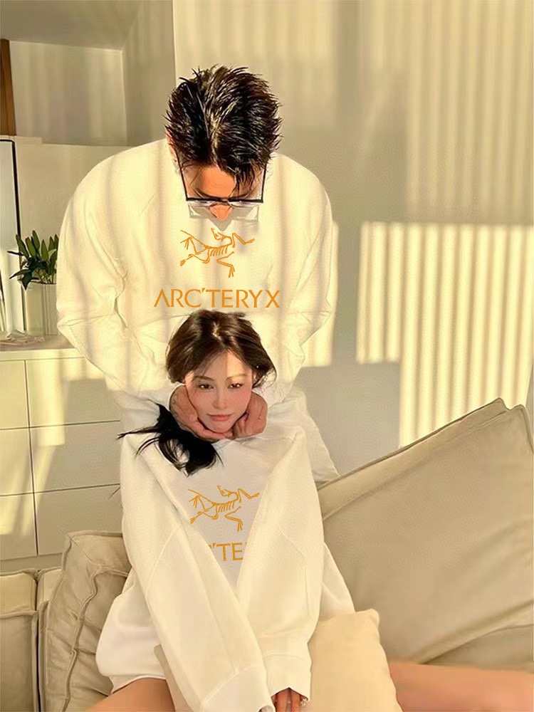 ARCTERYX Classic Cotton Jacket with Gold Logo Design in Various Colors - 图片 2