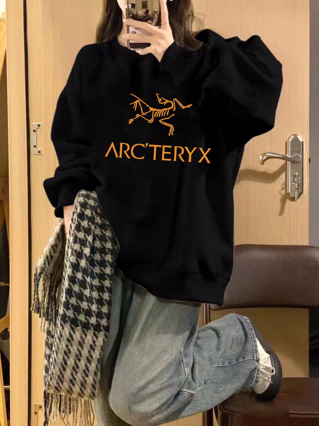 ARCTERYX Classic Cotton Jacket with Gold Logo Design in Various Colors - 图片 6
