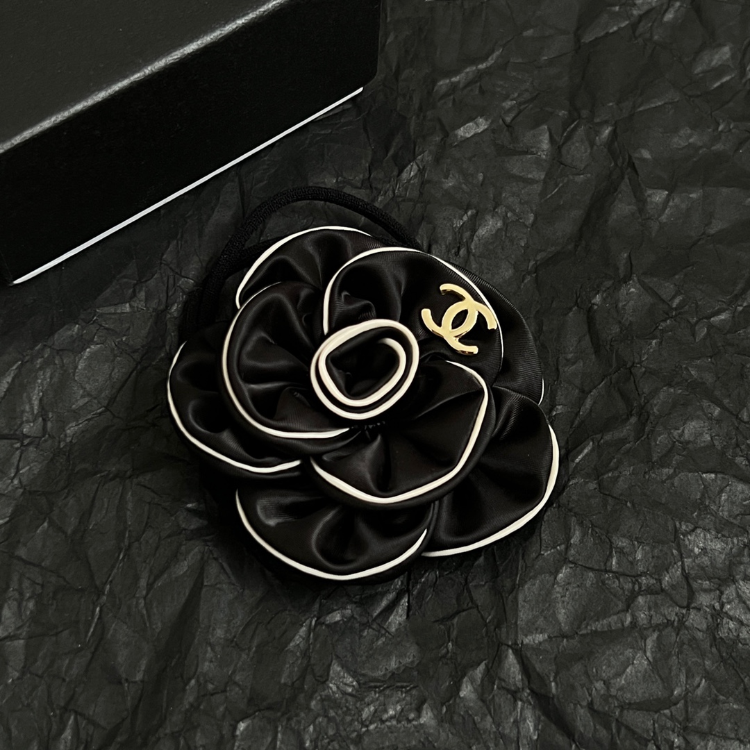 Chanel’s Latest Fragrance for Spring and Summer: Who Wears It Best? - 图片 6