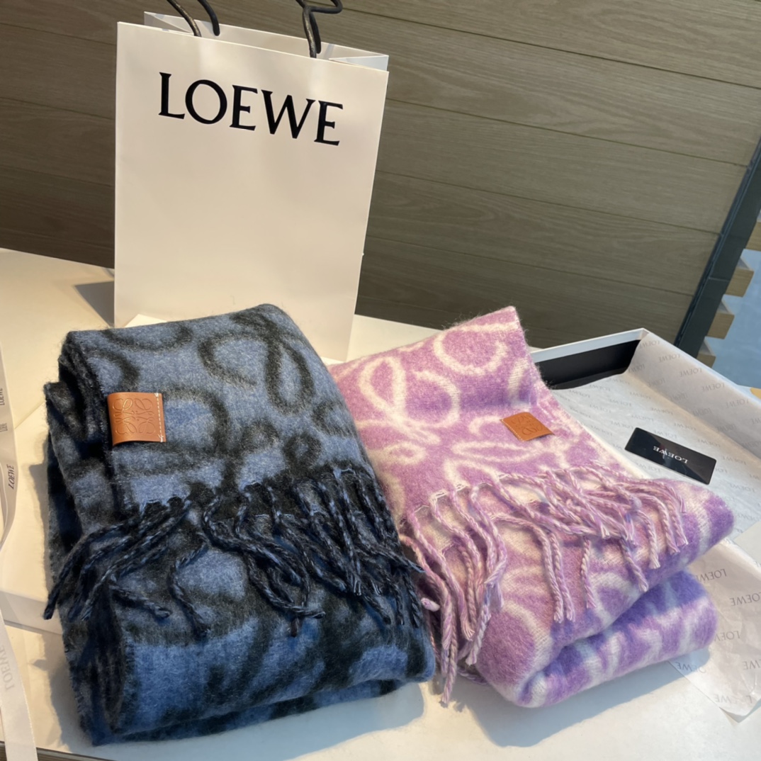 黑篮Loewe罗意威新品羊毛马海毛围巾️初秋奶茶女孩老钱风超嗲穿搭初秋和奶茶色真的好搭大地色温柔又耐看超