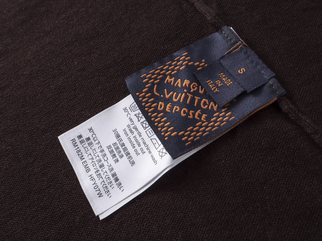 “2025 Spring-Summer Bouquets T-shirt with Monogram Flower Details” - 图片 8