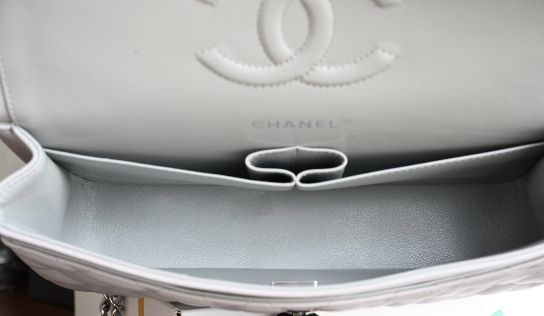 白金版▪️正品级 包装如图全新发售‼️𝟮𝟬𝟮𝟰最新版𝙲𝙵系列专柜售价𝟾𝟺𝟸𝟻𝟶购入开发➠𝙲𝚕𝚊𝚜𝚜𝚒𝚌