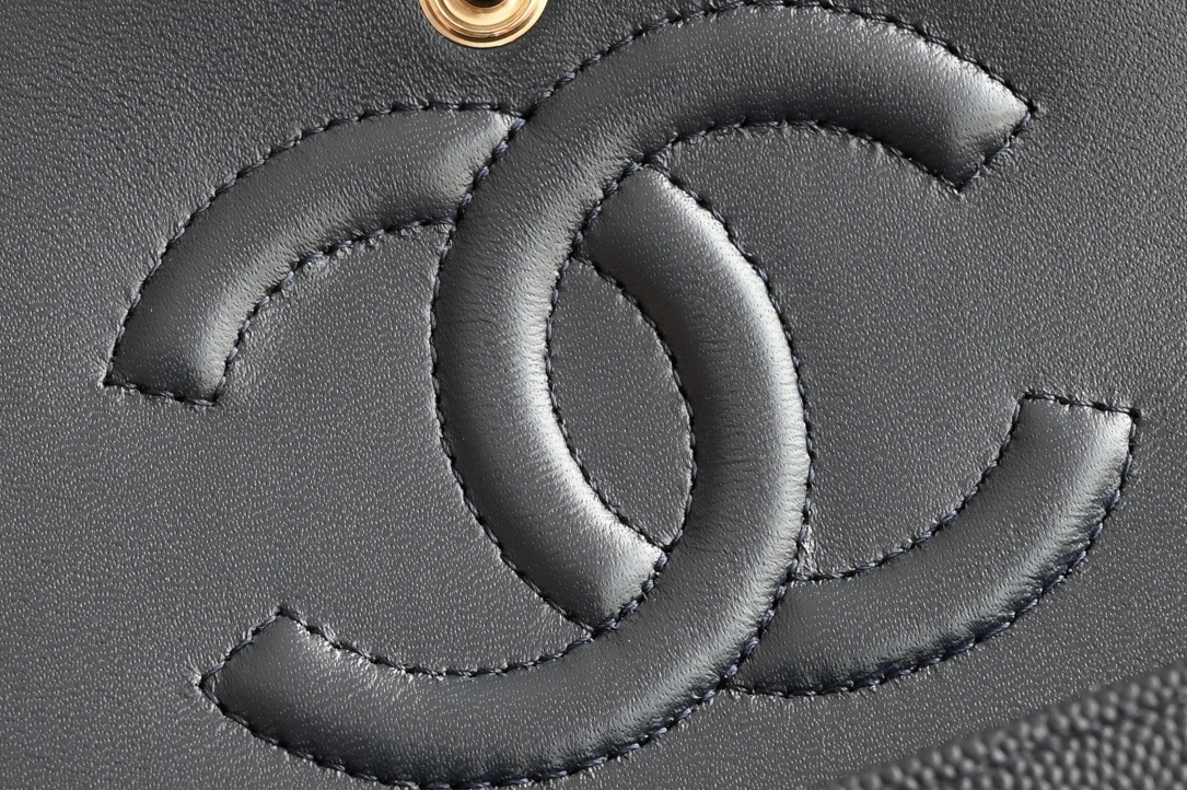 白金版▪️正品级 包装如图𝐂𝐡𝐚𝐧𝐞𝐥 𝐂𝐅 𝟐𝟒新色 宝蓝全名Classic Fla0 尺寸: 15.