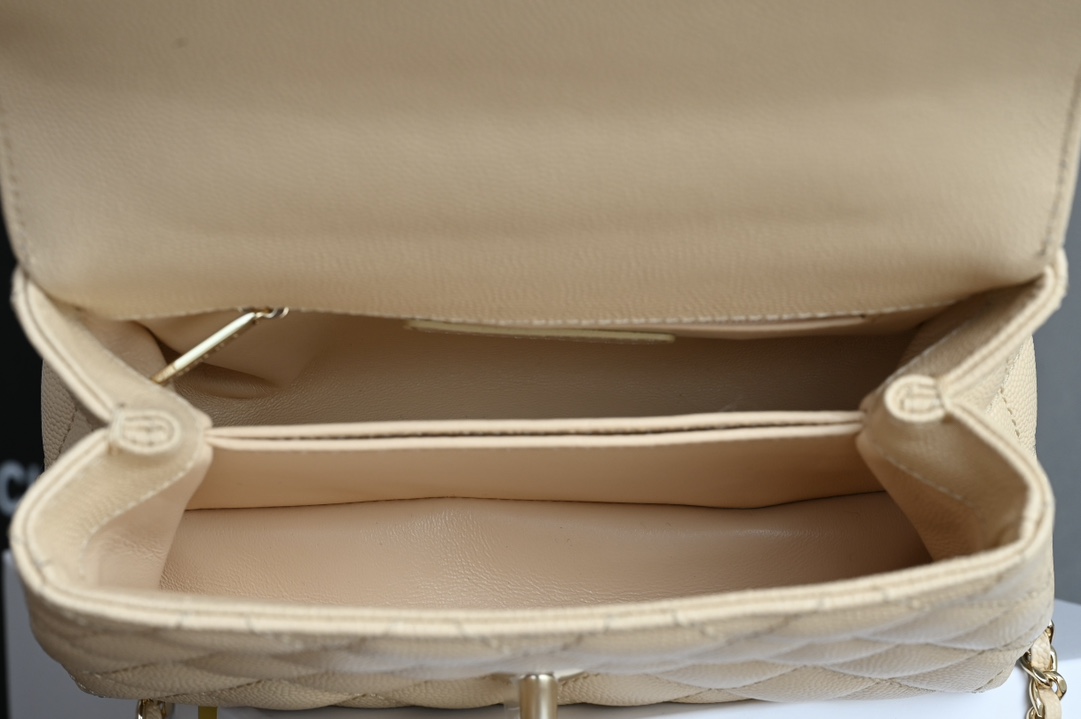 白金版▪️正品级 包装如图𝐂𝐡𝐚𝐧𝐞𝟏新品𝟐𝟒𝐊 𝗖𝗼𝗰𝗼𝗛𝗮𝗻𝗱𝗹𝗲 𝐦𝐢𝐧𝐢 手提𝖼𝗈𝖼𝗈 杏色专柜