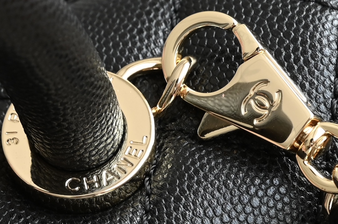 白金版▪️正品级 包装如图𝐂𝐡𝐚𝐧𝐞𝟏新品𝟐𝟒𝐊 全新升级版 𝗖𝗼𝗰𝗼𝗛𝗮𝗻𝗱𝗹𝗲 手提𝖼𝗈𝖼𝗈 黑色 