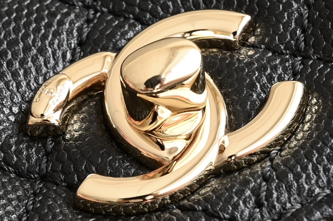 白金版▪️正品级 包装如图𝐂𝐡𝐚𝐧𝐞𝟏新品𝟐𝟒𝐊 全新升级版 𝗖𝗼𝗰𝗼𝗛𝗮𝗻𝗱𝗹𝗲 手提𝖼𝗈𝖼𝗈 黑色 