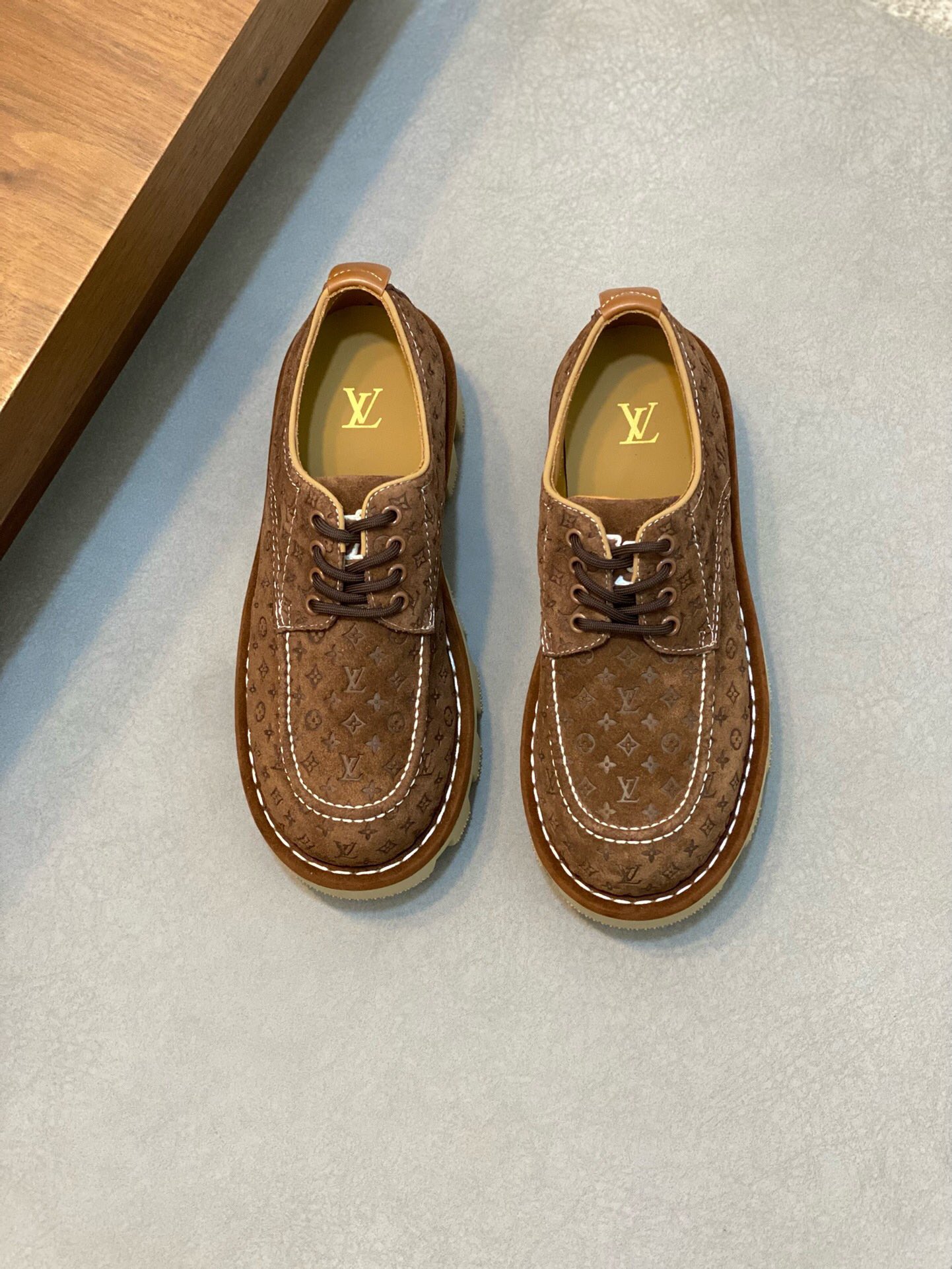 NO:217529,Brand LOUIS VUITTON original color matching Size 39-44 Custom made 38.45 Price Material Louis Vuitton new style casual leather shoes original quality Top version uses top layer cowhide design simple and elegant Goodyear exquisite hand-pulled wire to make the shoes more secure Original version Rubber foam sole top foot stylish Comfortable, Louis Vuitton leather shoes, louis vuitton, louis vuitton, cowhide19860909品牌LOUIS VUITTON 颜色原版配色 码数39-44订做38.45 价格 材质路易威登新款 休闲皮鞋原单品质 顶级版本采用头层牛皮设计简单大方不失优雅固特异精致手工拉线使鞋子更加牢固原版 橡胶 发泡大底 上脚 有型 舒适,路易威登 皮鞋,louis vuitton,louis vuitton,cowhide,Men's shoes