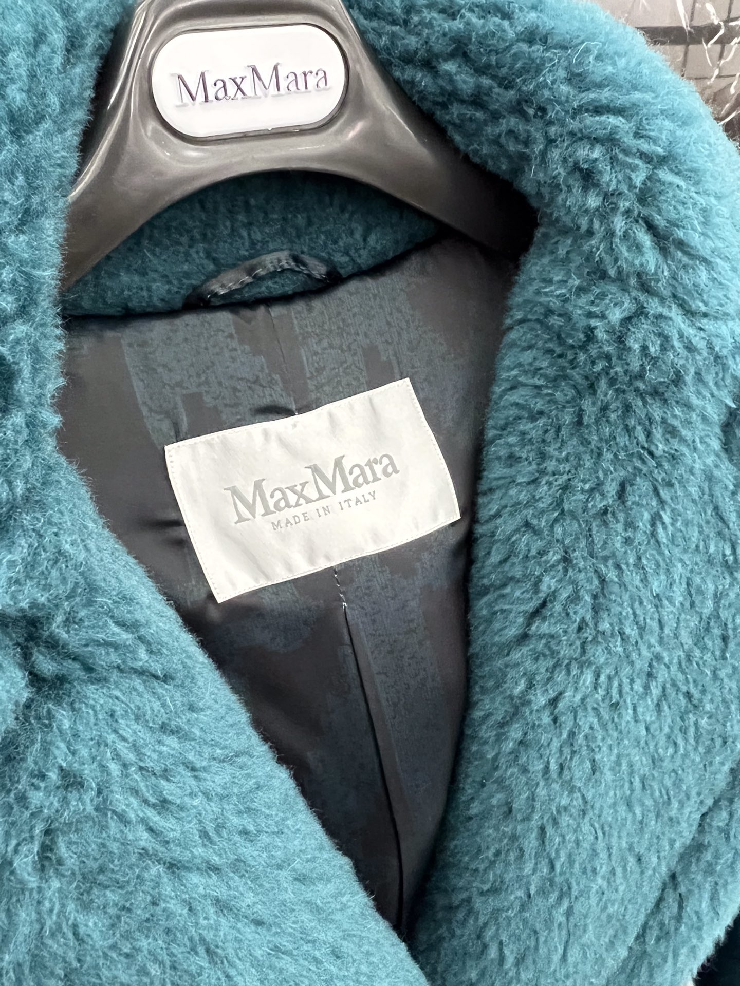Maxmara TEDDY coat, show style, lightweight, 23 colors available. Materials: 62% alpaca, 26% wool, 12% silk. Sizes XS, S. Original design, precise weight, hand-stitched.-Big cat