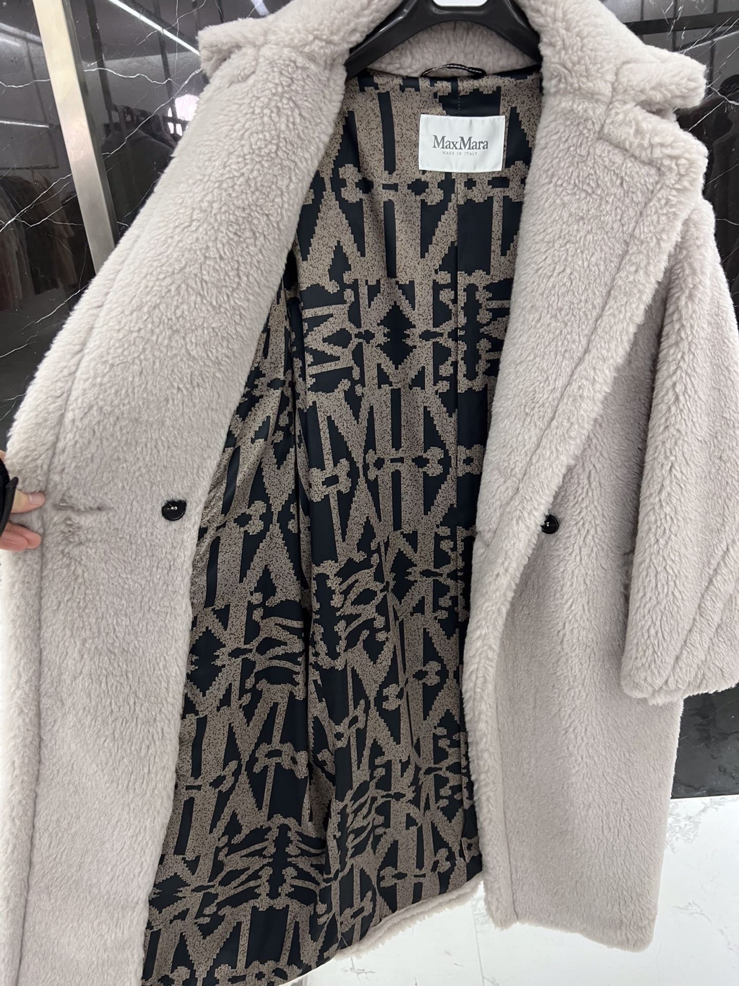 Maxmara TEDDY coat autumn winter show style. Original quality, light weight, precise version. 23 colors available. Sizes xs s. Materials: 62% alpaca, 26% wool, 12% silk.-Big cat
