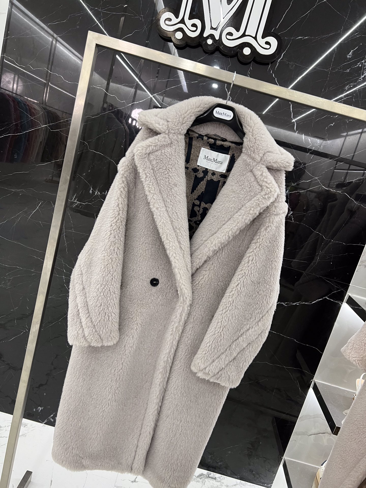 Maxmara TEDDY coat autumn winter show style. Original quality, light weight, precise version. 23 colors available. Sizes xs s. Materials: 62% alpaca, 26% wool, 12% silk.-Big cat