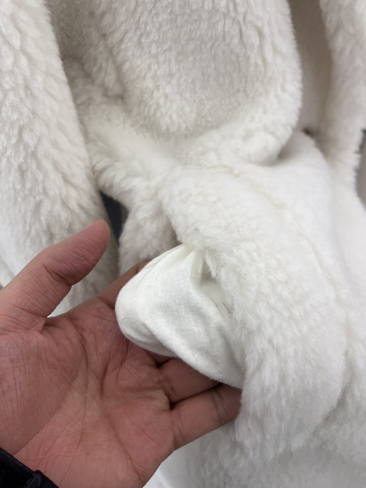 Maxmara TEDDY coat, show style, lightweight, 23 colors available. Materials: 62% alpaca, 26% wool, 12% silk. Sizes: XS, S. Original quality, precise craftsmanship.-Big cat