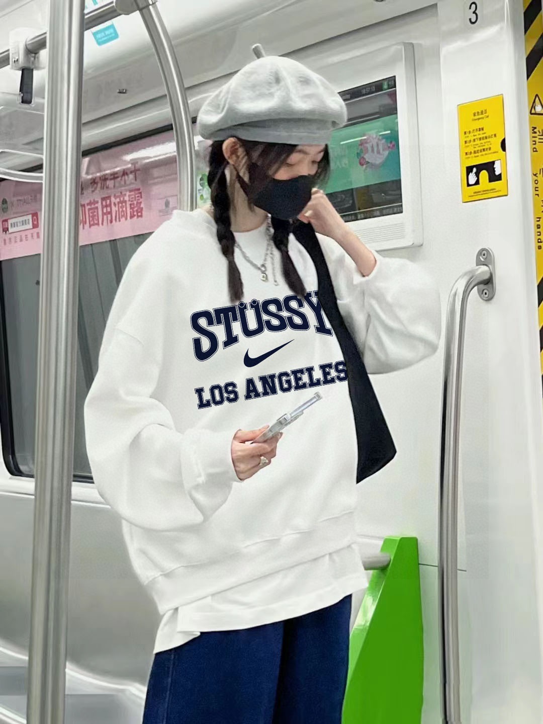 BGJ Velvet Coat: Stylish Unisex Design with Custom Details in Black, White, and Iron Gray - 图片 5