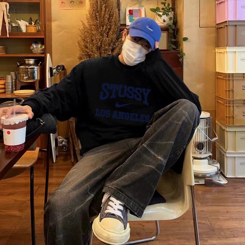 BGJ Velvet Coat: Stylish Unisex Design with Custom Details in Black, White, and Iron Gray - 图片 6