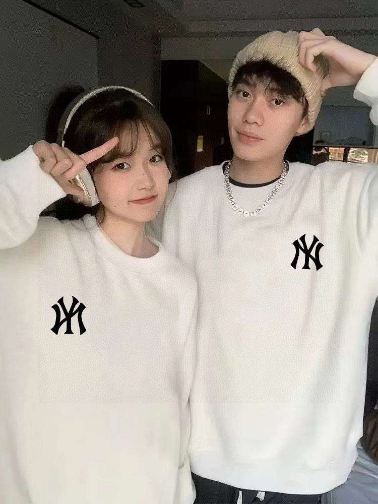 BGJ Velvet Coat: Stylish MLB/NYY Yankees Design with Disney Toon Bodyguards - 图片 2