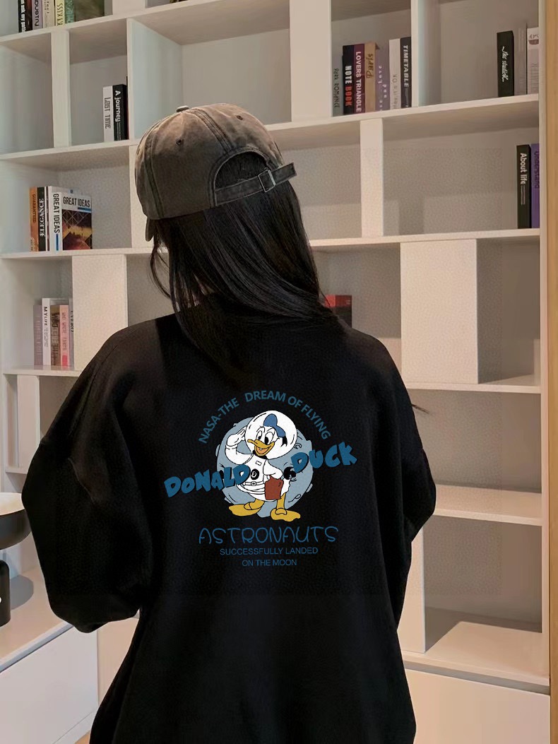 BGJ Velvet Coat: Stylish MLB/NYY Yankees Design with Disney Toon Bodyguards - 图片 1