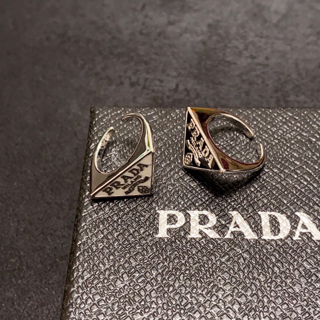 Prada Triangle Open Ring: £110 Black and White Summer Super-Mix - 图片 4