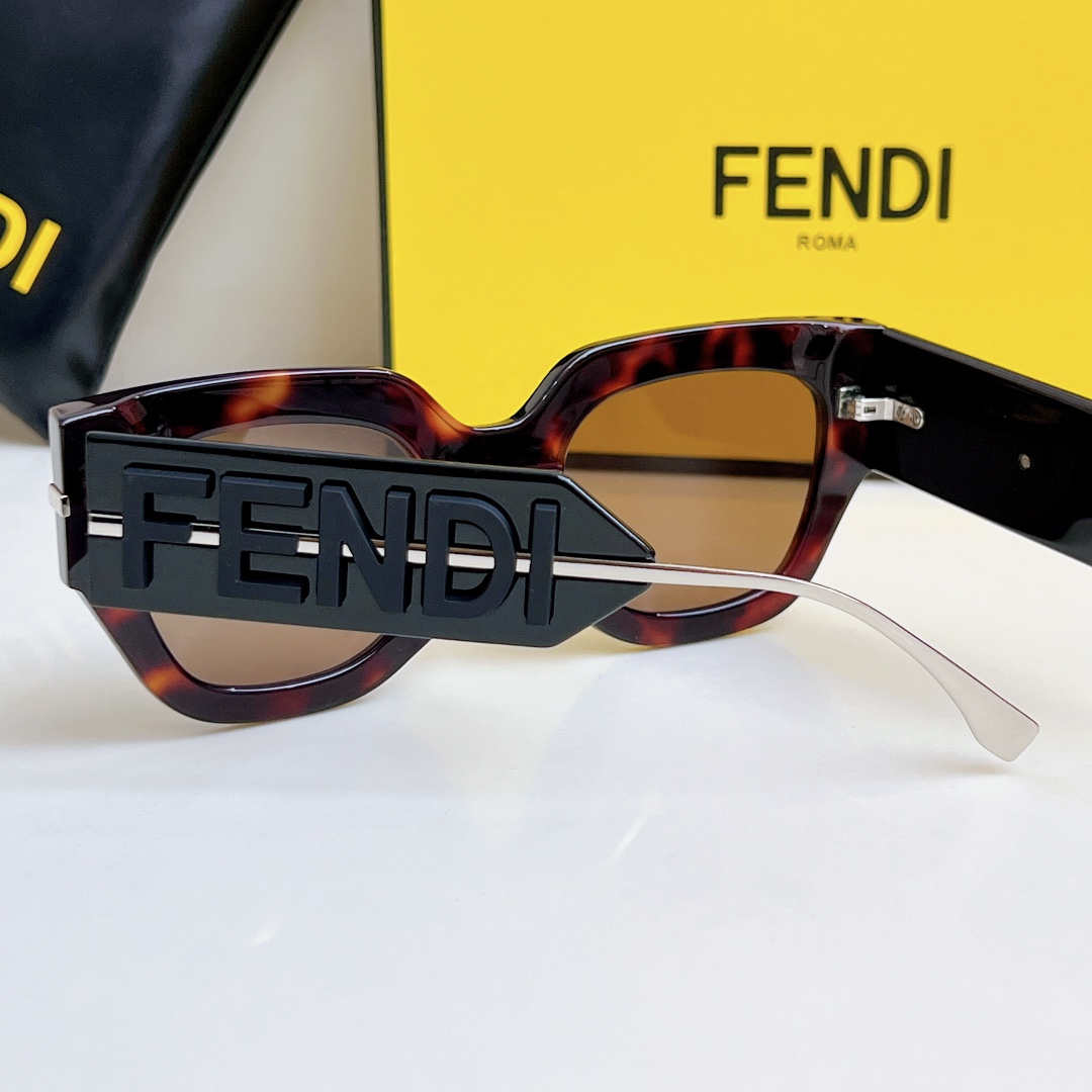  FENDI 玳瑁
MOD：FE40097
SIZE：53-22-140
🔝🔝
