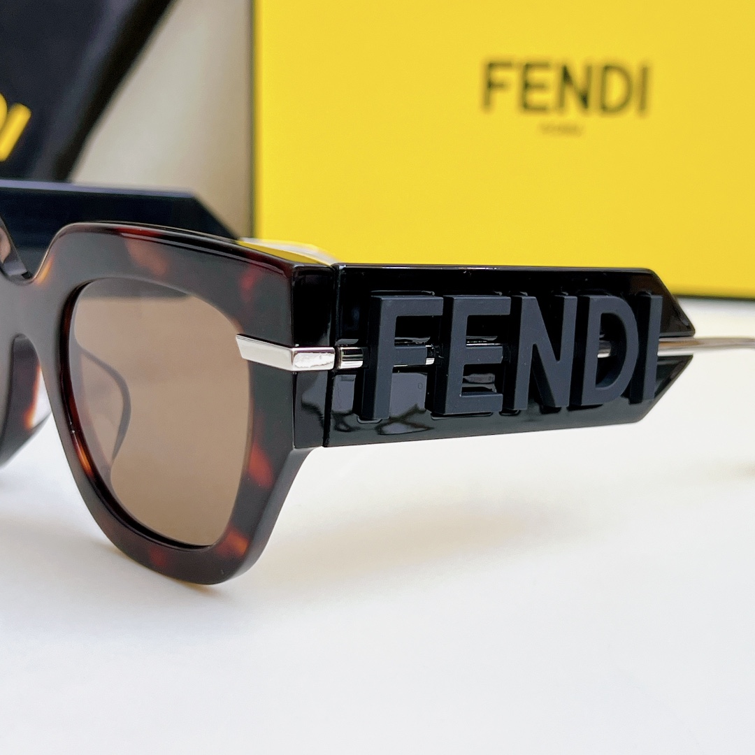 FENDI 玳瑁
MOD：FE40097
SIZE：53-22-140
🔝🔝