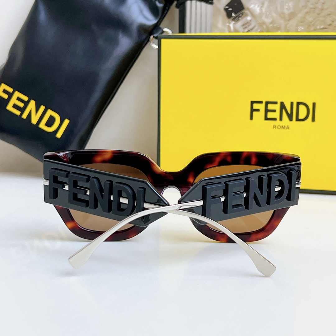  FENDI 玳瑁
MOD：FE40097
SIZE：53-22-140
🔝🔝