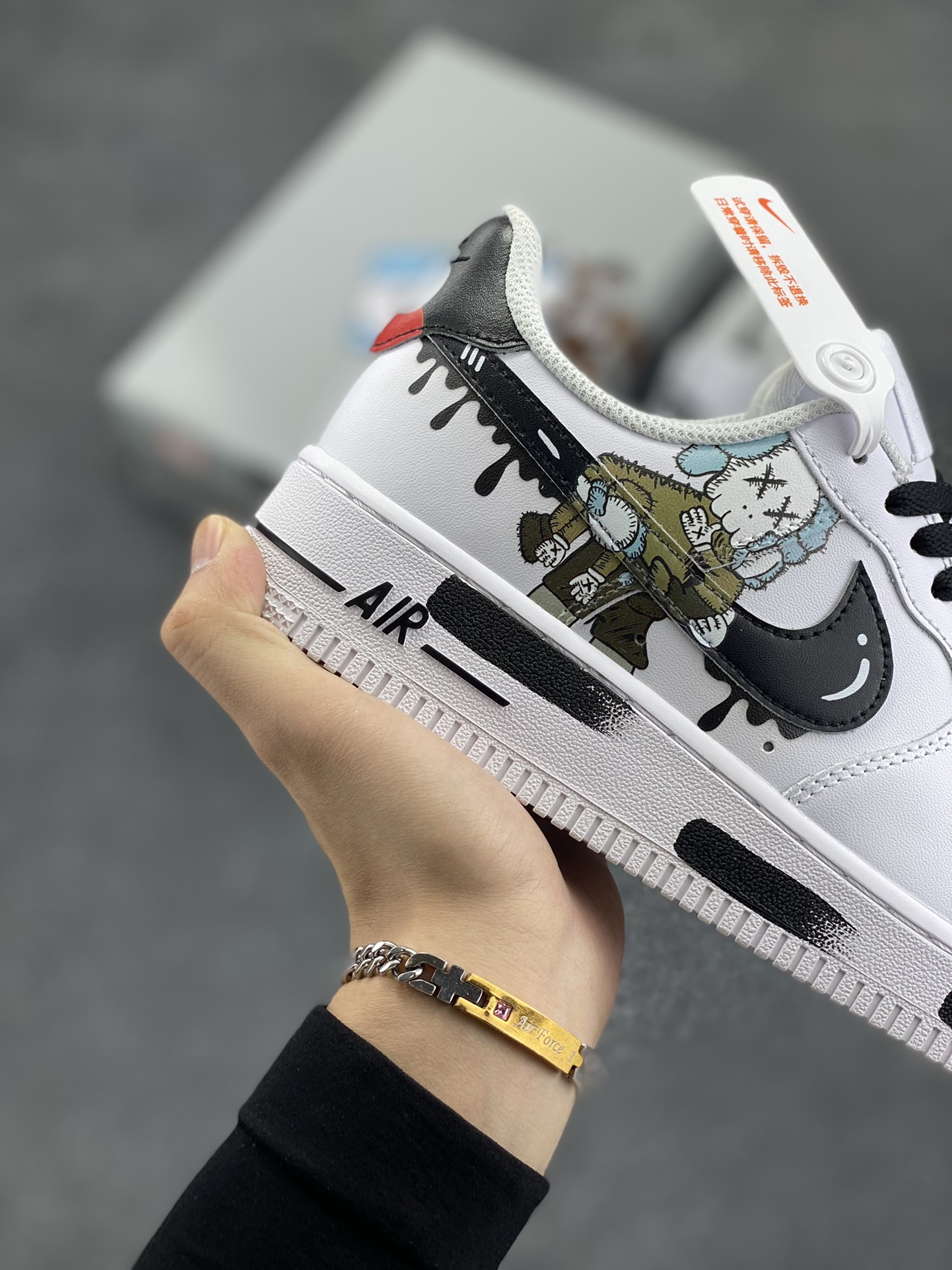 图片[6]-Kaws×Nike Air Force 1 Low’07 小熊联名配色 空军一号低帮休闲板鞋 定制皮料 原厂3D打印 定制鞋盒 原楦原纸板 纯正空军版型 内置全掌气垫 货号：CW2288-111 尺码：36 36.5 37.5 38 38.5 39 40 40.5 41 42 42.5 43 44 44.5 45-选品中心
