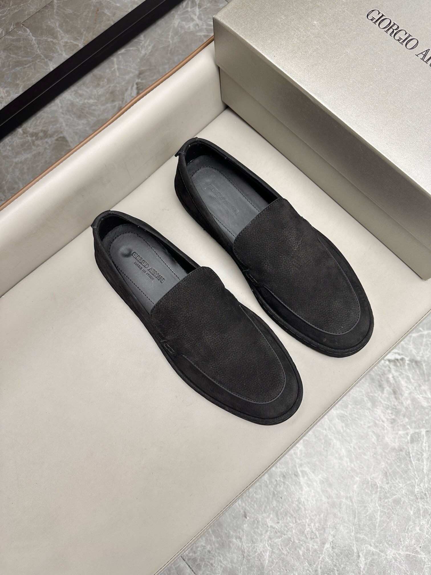 NO:217537,Brand ARMANI color original color matching Size 39-44 Custom made 38.45.46 Price Material new Armani style Casual shoes are boutique and are made of extremely high quality Upper is made of soft toe layer cowhide Breathable cowhide inner Cowhide footbed Original open mold sole Comfortable soft Lightweight Armani casual shoes, armani, armani, cowhide19860909品牌ARMANI 颜色原版配色 码数39-44定做38.45.46 价格 材质阿玛尼新款 休闲鞋精品打造极高质量 鞋面采用柔软头层牛皮 透气牛皮内里 牛皮垫脚 原版开模大底 舒适 柔软 轻便,阿玛尼 休闲鞋,armani,armani,cowhide,Men's shoes