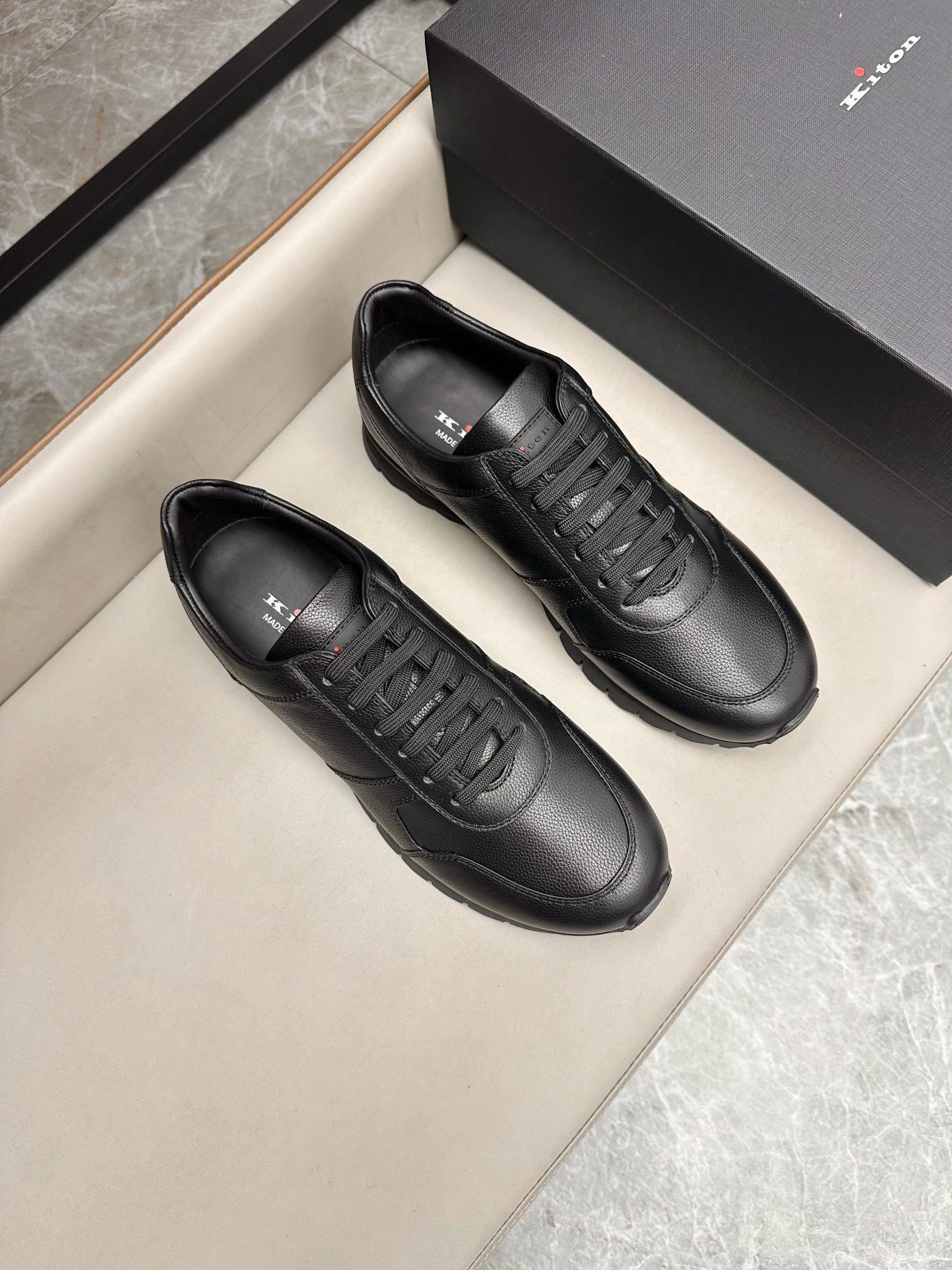 NO:219324,Brand Kiton color original color matching code number 39-44 customized 38454647 price material Kiton new product original single-stock low-top casual sports shoes!  The upper is made of original cowhide fabric cowhide inner lining. The original molded sole of cowhide is made of high quality, worthy of possession.19860909品牌Kiton 颜色原版配色 码数39-44定做38454647 价格 材质kiton新品原单货低帮休闲运动鞋！鞋面采用原版牛皮面料牛皮内里 牛皮垫脚原版开模大底、高品质值得拥有,,sneakers,cowhide,Men's shoes